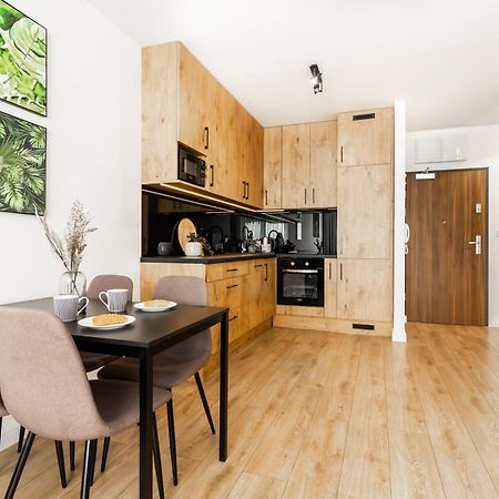 Apartament Near Sky Tower Free Parking For 2 Cars Wrocław Exterior foto